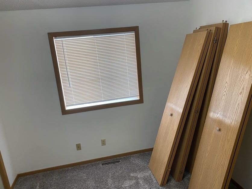 Building Photo - 106 5th Ave S