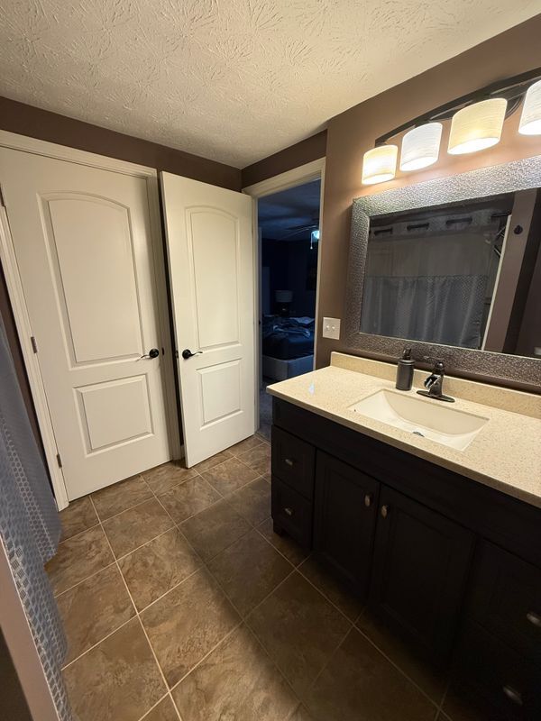 Building Photo - 443 Lockhaven Ct