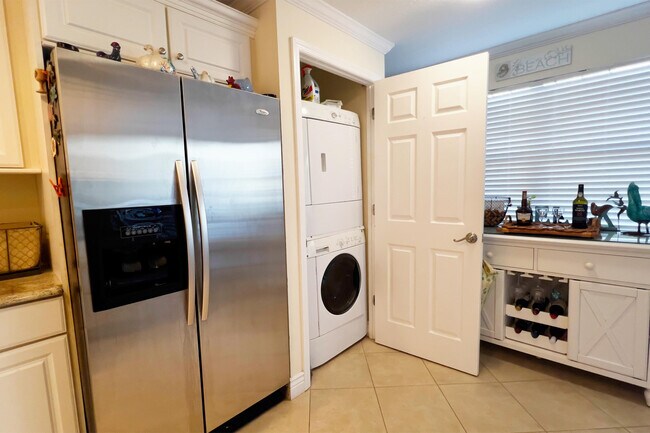 Building Photo - 3541 NE Ocean Blvd