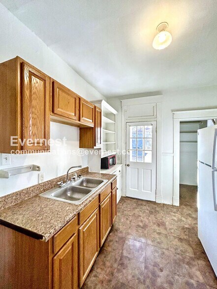 Building Photo - 3114 Barton Ave