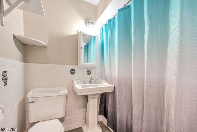 Building Photo - 612 High Mountain Rd