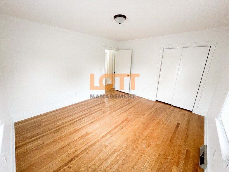 Building Photo - 3 Juanita Ct