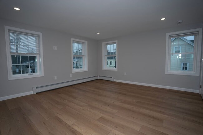 Building Photo - 29 Pleasant St