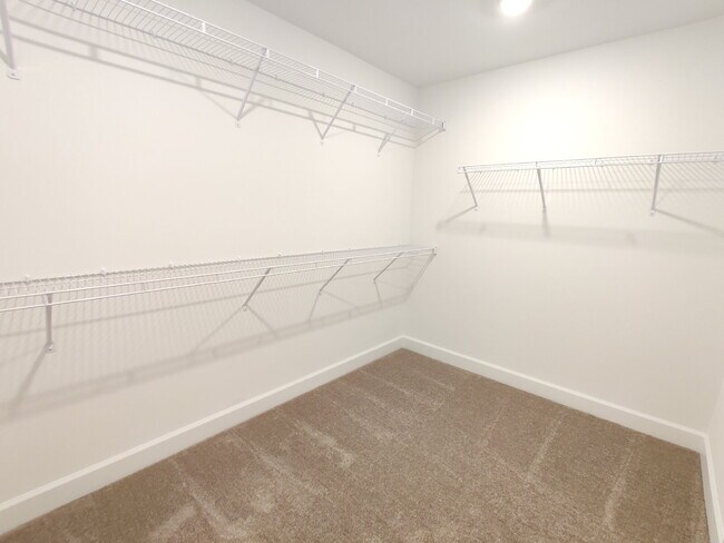 Building Photo - 6211 Baywood Ct