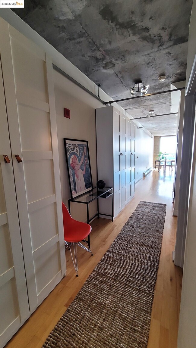 Building Photo - 311 Oak St