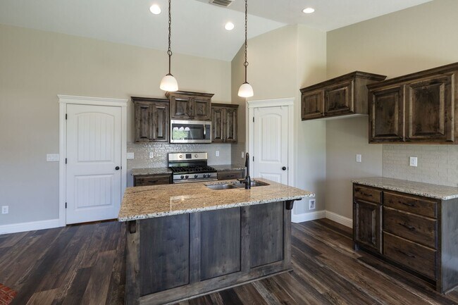 Building Photo - BEAUTIFUL 5 BED 3 BATH HOME IN FIRTH