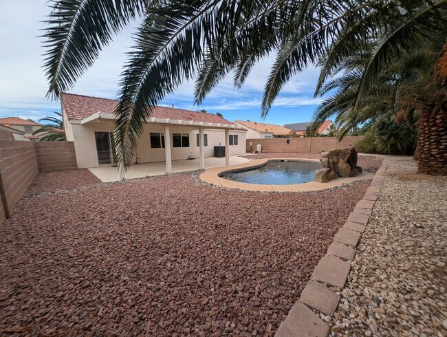 Building Photo - 8040 Villa Rosarito St