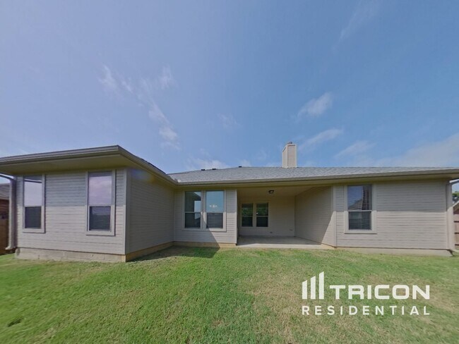 Building Photo - 2989 Lakeview Cir