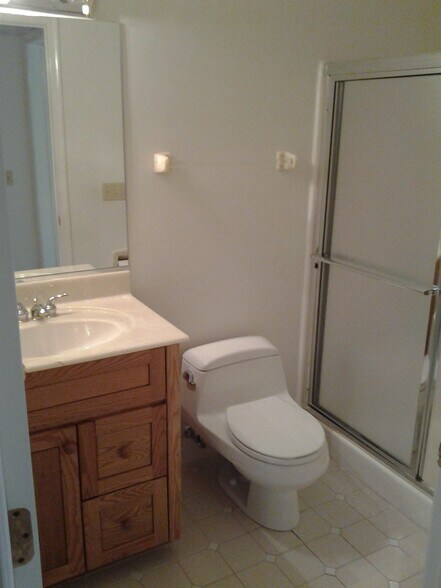 Building Photo - 2767 West Blvd