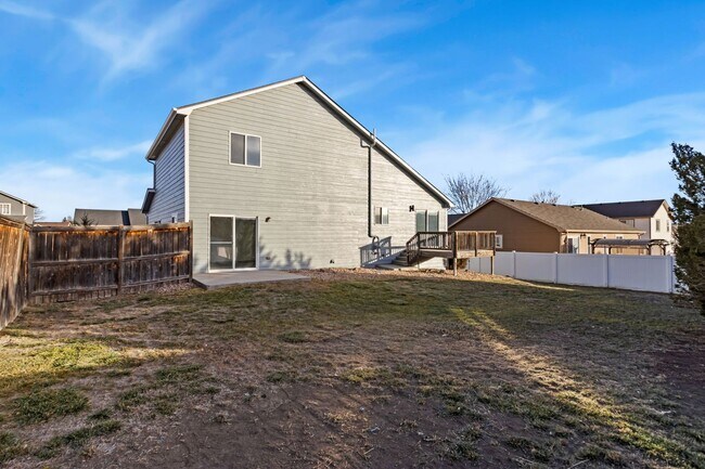 Building Photo - Fully Renovated Single Family Home! Severa...