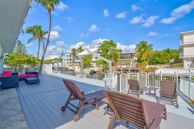 Building Photo - 155 Coco Plum Rd S