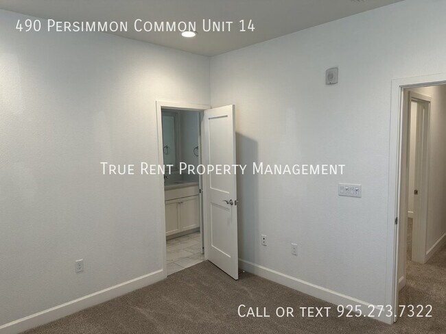 Building Photo - Gorgeous 3 Bed, 2.5 Bath Home in Desirable...