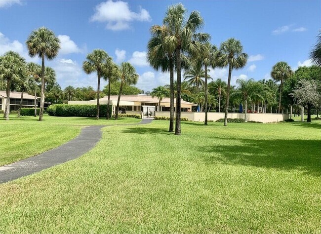 Building Photo - 171 Deer Creek Blvd