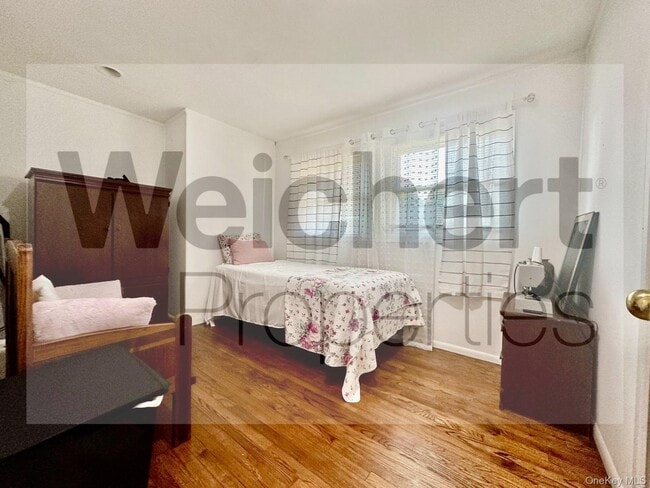 Building Photo - 211 W 22nd St