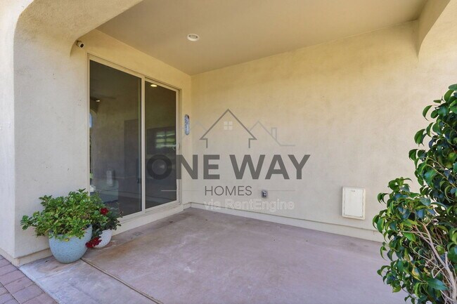 Building Photo - 9854 Thatcher Ave
