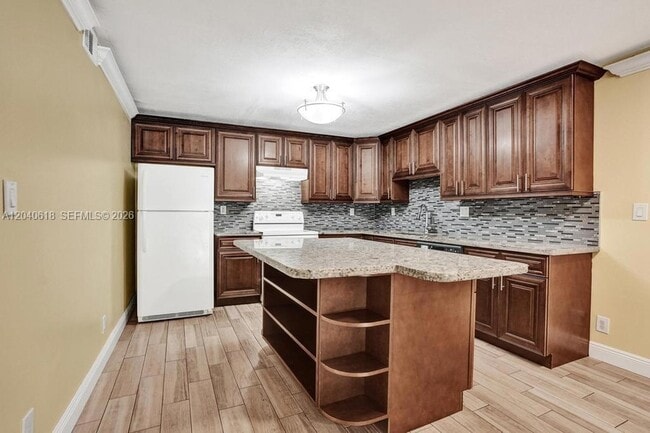 Building Photo - 4114 NW 88th Ave