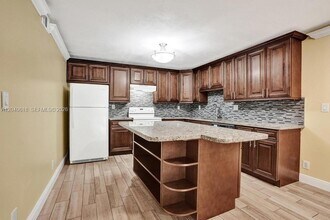 Building Photo - 4114 NW 88th Ave
