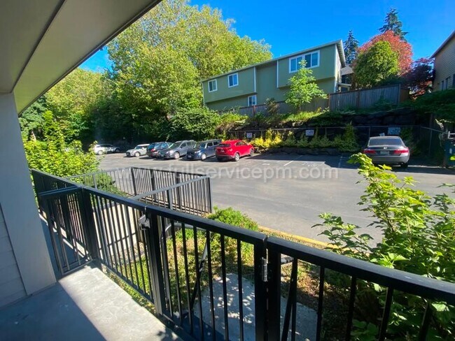 Building Photo - 9416 1st Ave NE