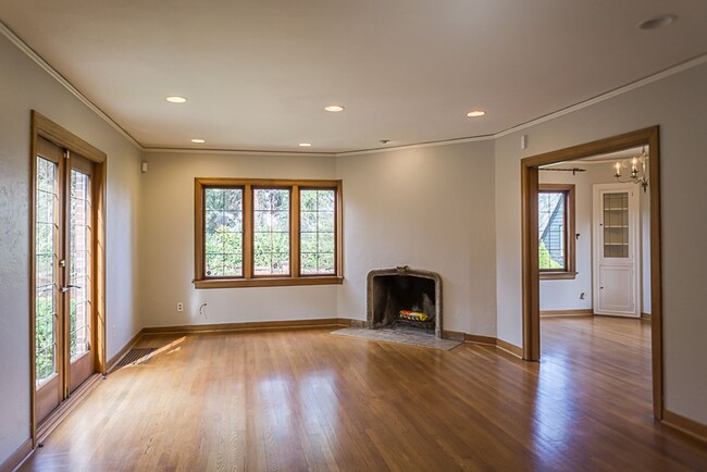 Building Photo - 4Bd/2.5Ba Seattle House