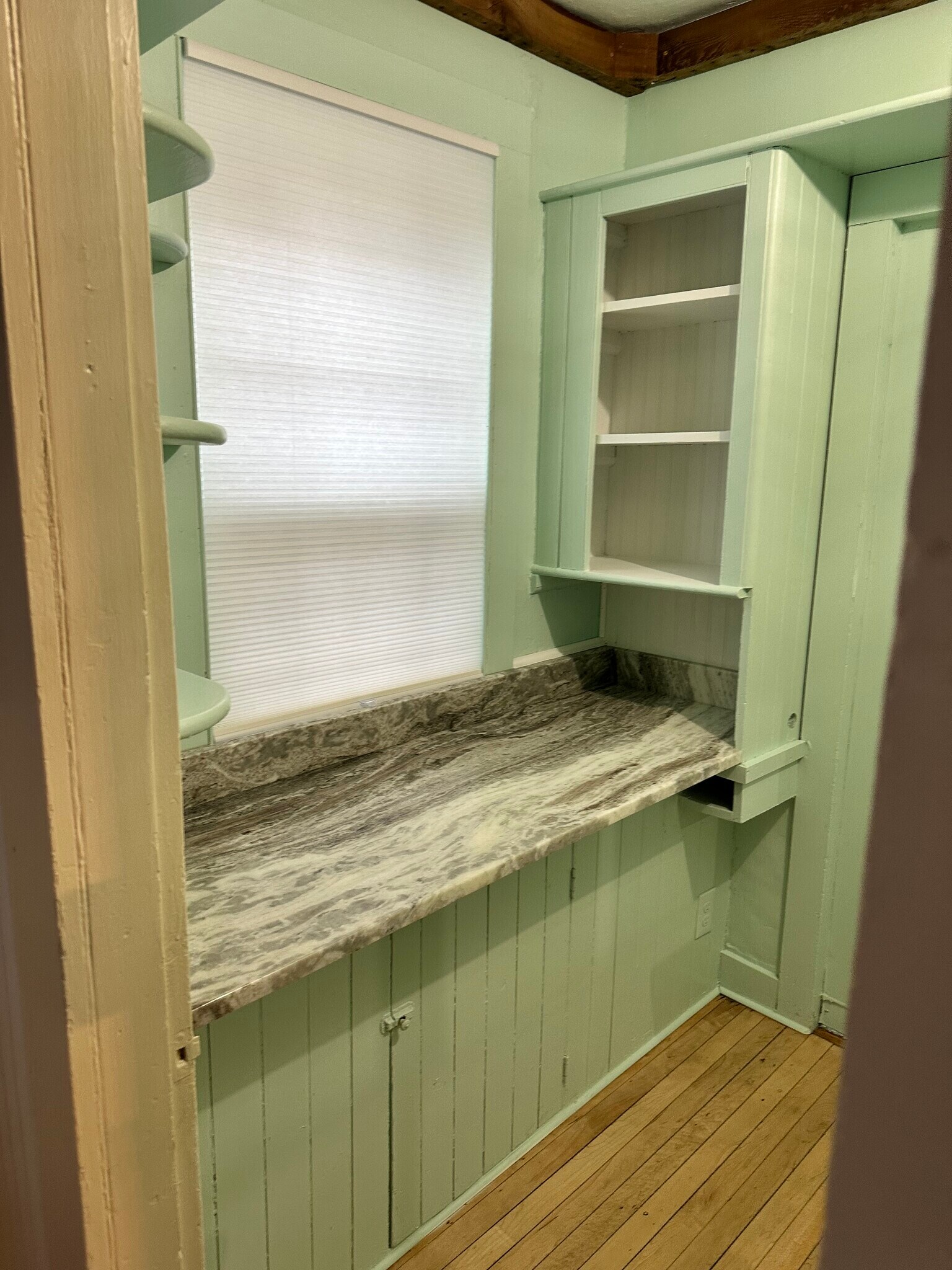 Building Photo - 537 Main St