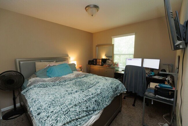 Building Photo - 3 Bedroom 2.5 bath home near Downtown with quick access to I-95 and the beaches