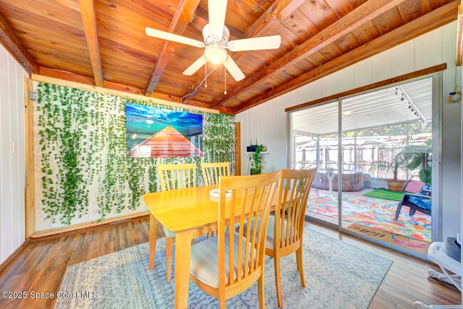 Building Photo - 282 Fay Dr