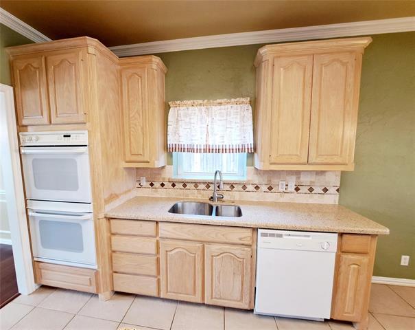 Building Photo - 9113 Trail Wood Dr