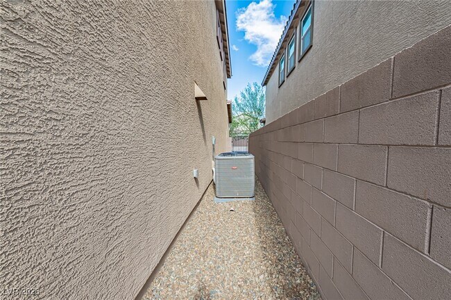 Building Photo - 9271 Fire Rose St