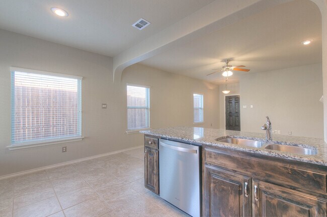 Building Photo - 1205 Glen Ct
