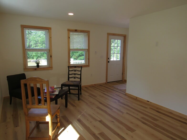 Hang the big screen here... or line up your bookshelves! - 57 River Rd