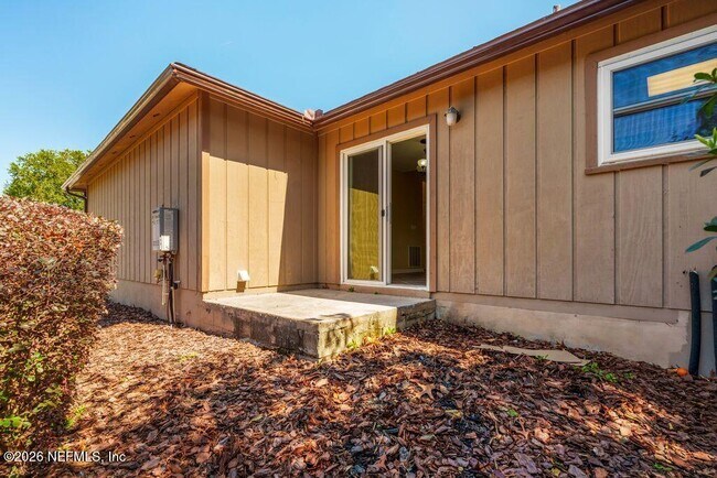 Building Photo - 8066 Le Havre Dr N