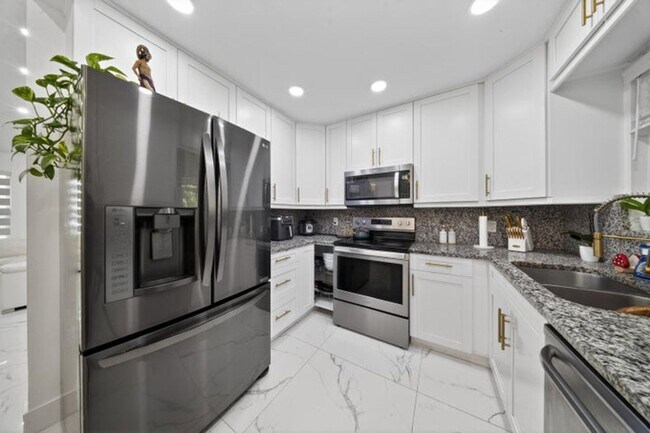 Building Photo - 849 Camellia Dr