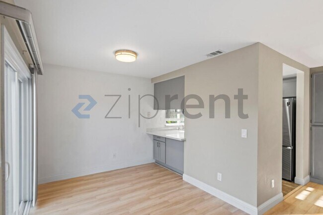 Building Photo - 33739 Slender Ct