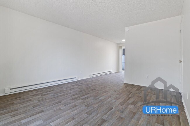 Building Photo - Nguyen Triplex