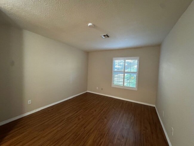 Building Photo - Beautiful & Private Condo in the Sought-After Terra Vista Community