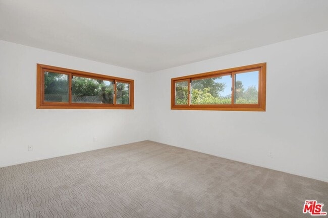 Building Photo - 5942 Paseo Cyn Dr