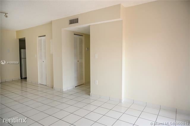 Building Photo - 2 br, 2 bath Condo - VILLA GRANDE CONDO
