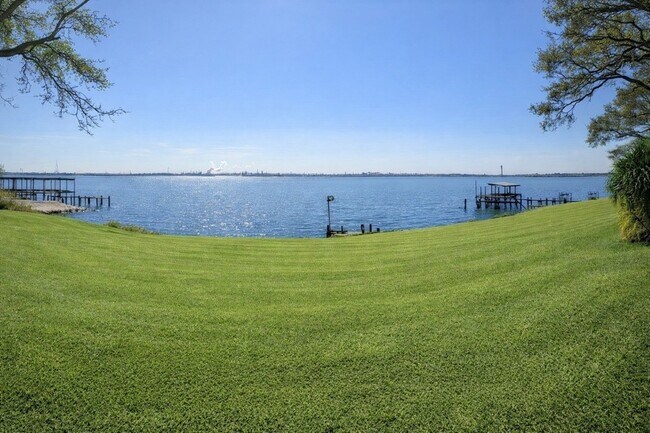 Building Photo - 5315 Bayway Dr