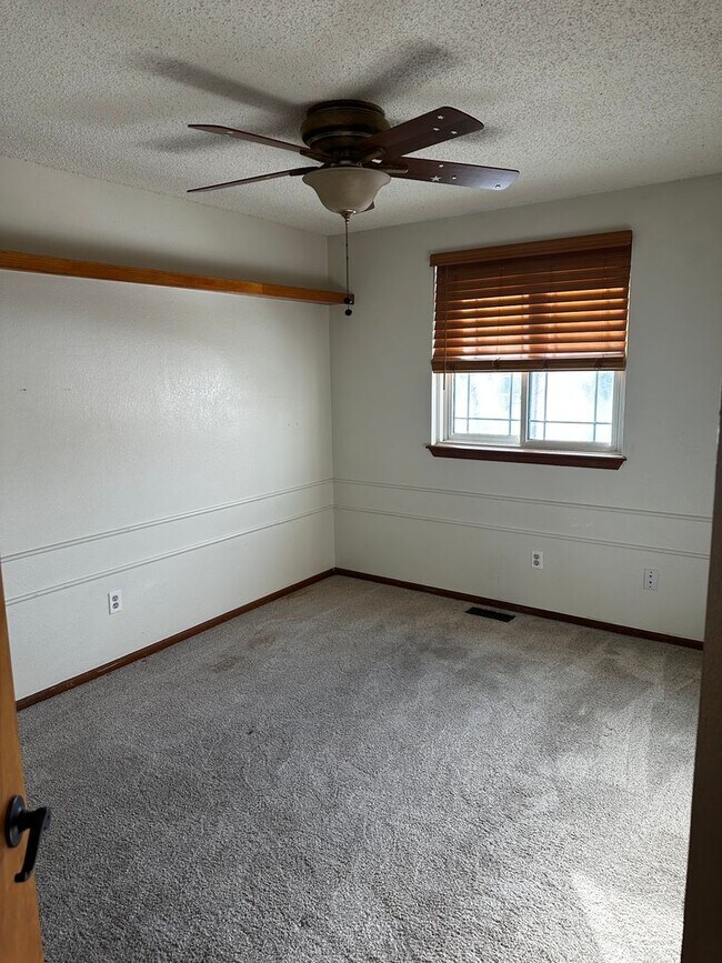 Building Photo - Valley at Rainbow Ridge - Arvada - Available Early July!