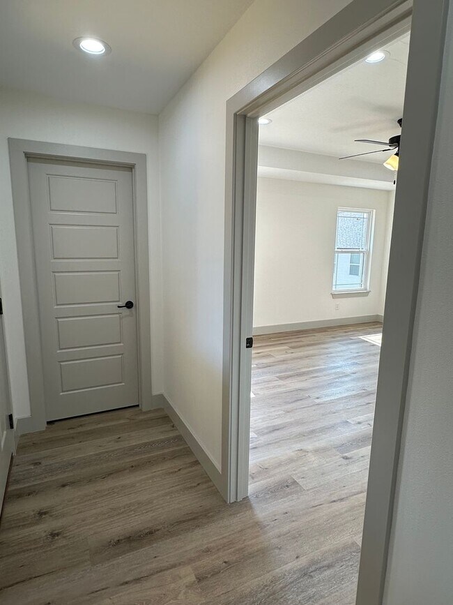Building Photo - NEW 5 Bed 3 Bath w/ Walk Out Basement Waynesville School District