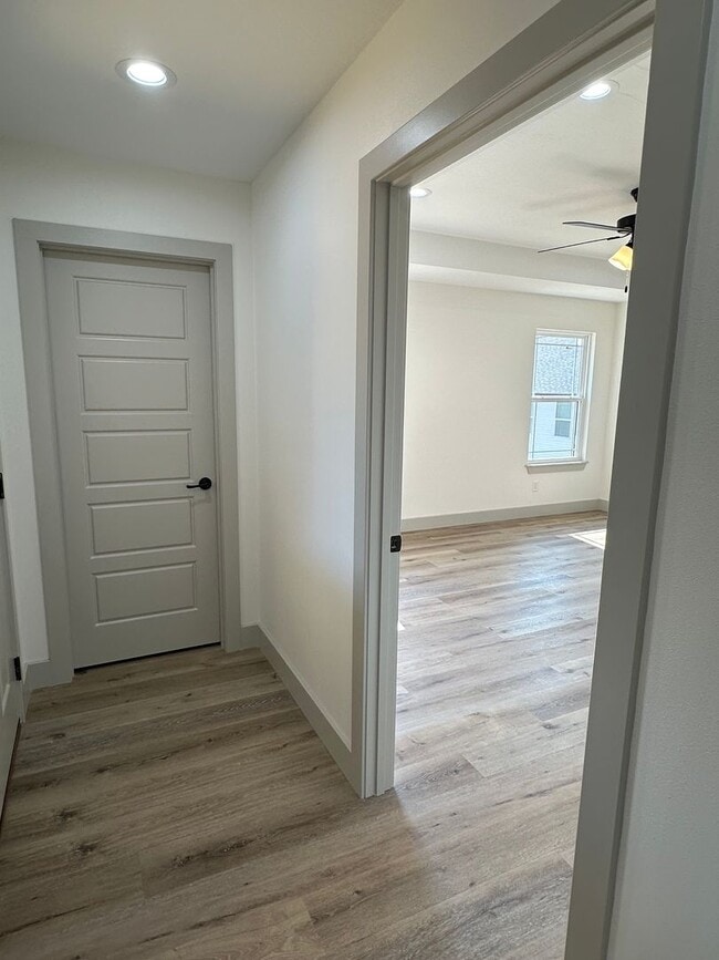 Building Photo - NEW CONSTRUCTION 5 Bed 3 Bath w/ Walk Out ...
