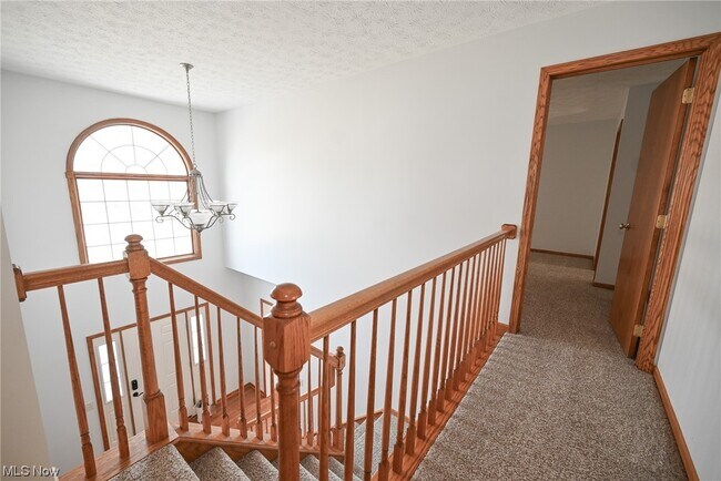 Building Photo - 320 Chadwick Dr