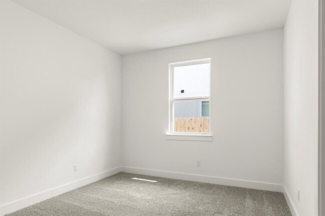 Building Photo - 1012 Yaupon Holly Dr