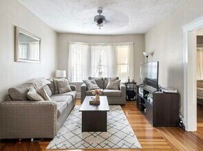 Building Photo - 44 Greenleaf Ave