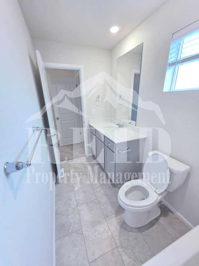Building Photo - New 5-Bedroom home in the heart of Belfair