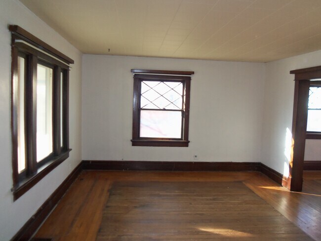 Building Photo - 1301 Grant Ave