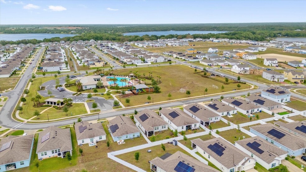 Building Photo - 1820 Church Lake St