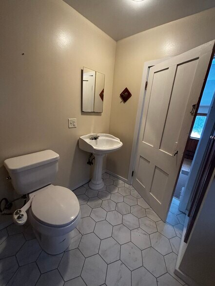 Building Photo - 349 Bone Plain Rd