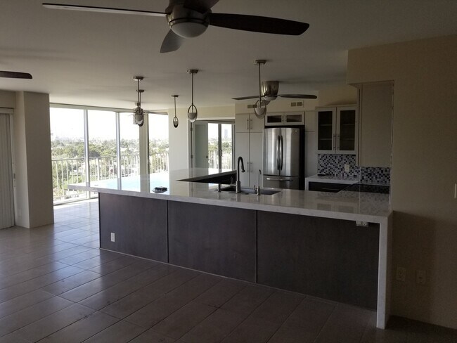 Building Photo - MODERN HIGH-RISE CONDO/11TH FLOOR OF LVCC ...