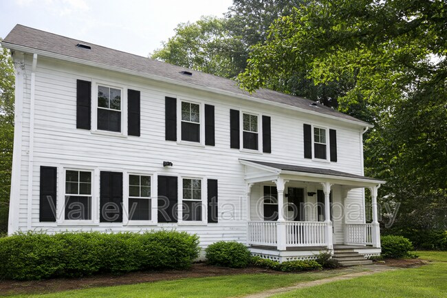 Building Photo - 747 Main St